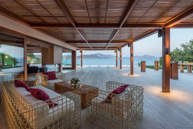 Island Art & Taste