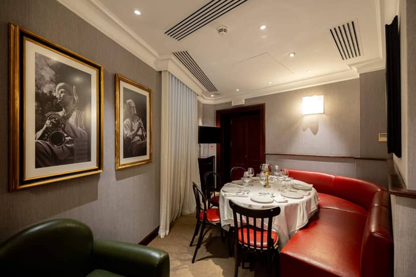 Private dining room at Rick's American Steakhouse for board meetings and exclusive corporate events.