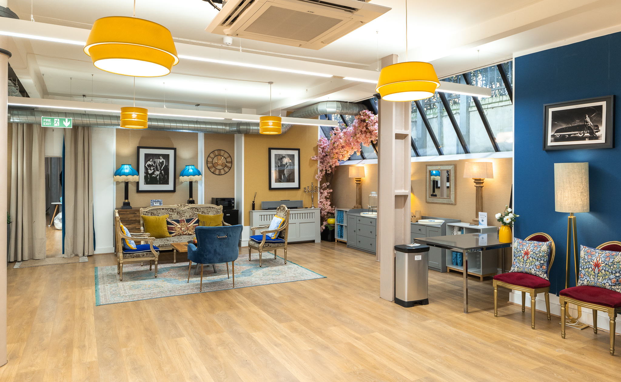 Modern event space in La Galeria with stylish decor, perfect for networking and meetings. - Banner