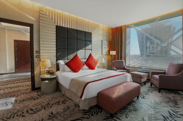 Siwar Hall executive suite at Crowne Plaza Riyadh RDC, ideal for VIP business meetings and events.