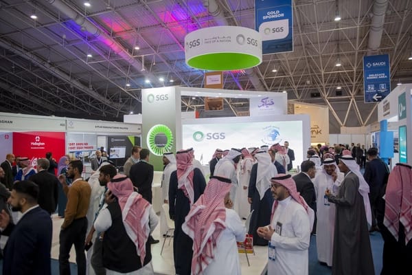 Bustling Saudi Airport Exhibition webinar, showcasing booth branding and B2B networking.