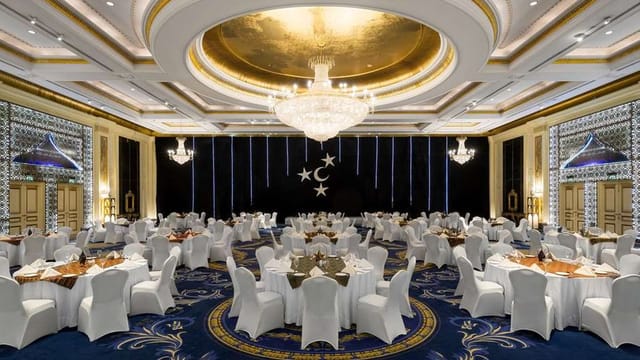 Luxury pillar-less ballroom at Radisson Blu Riyadh, ideal for corporate galas and awards events.