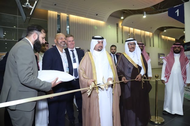 Ribbon-cutting ceremony at GEMTECH Forum trade show launch.