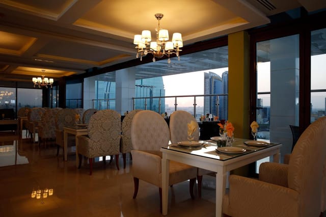 Lobby cafe at Cantonal Hotel Riyadh: elegant venue for board meetings and VIP dinners.