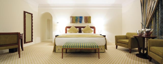 Upscale VIP hotel room at Vivienda Turki Al Awal for corporate events and keynote speakers.