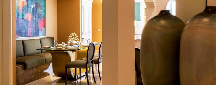 Palacio Vivienda Turki Al Awal: Exclusive VIP dining space for boutique board meetings.