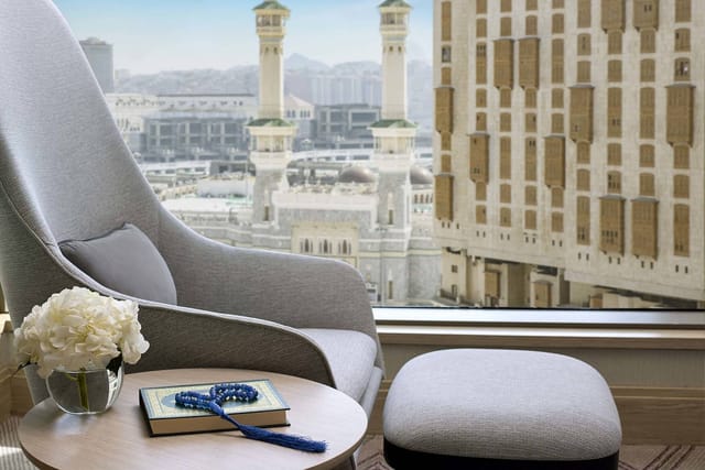 Premium VIP lounge at Jumeirah Jabal Omar Makkah with panoramic views for executive retreats.