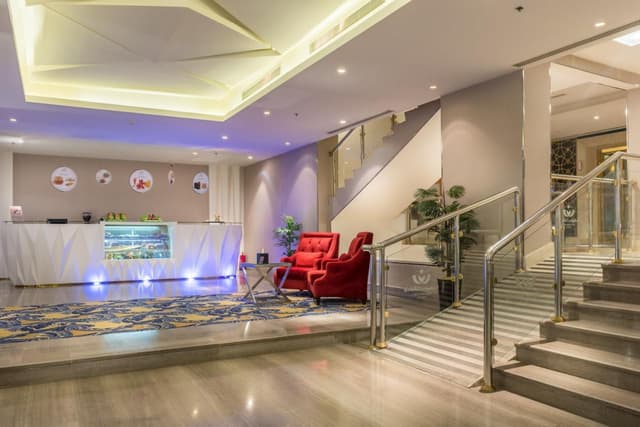 Al Takhasussi Hall