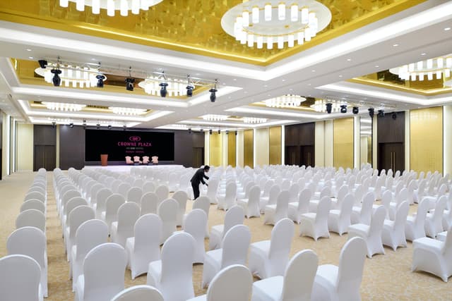 Crowne Plaza Riyadh Al Waha