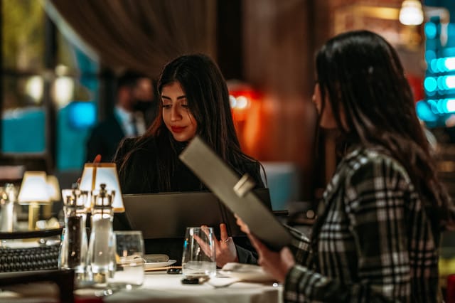 Luxury private event planning dinner in Riyadh for premium business development networking.