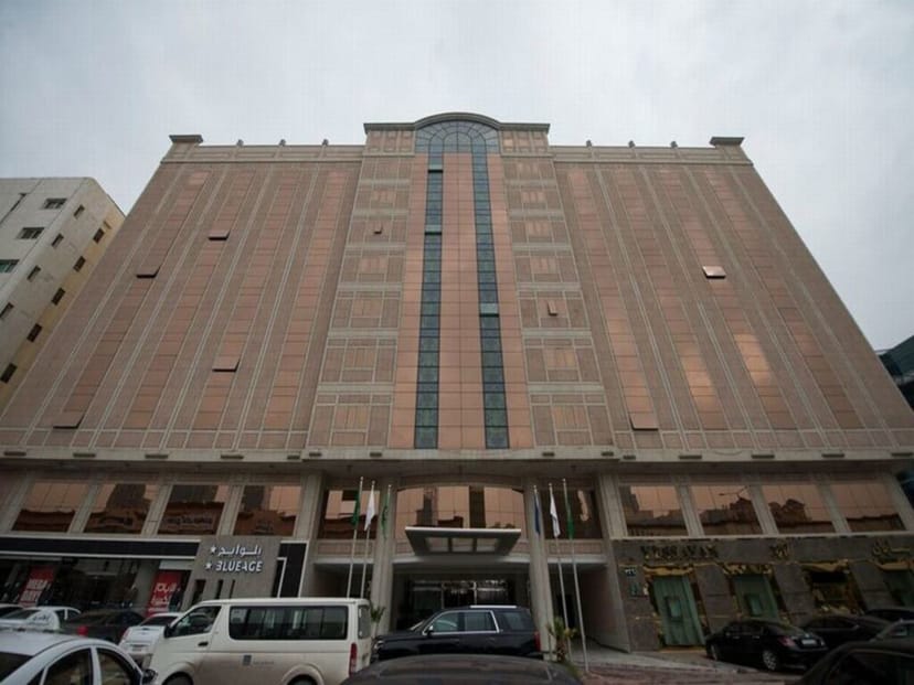 Executives Hotel Olaya mid-rise facade, business hotel event venue.