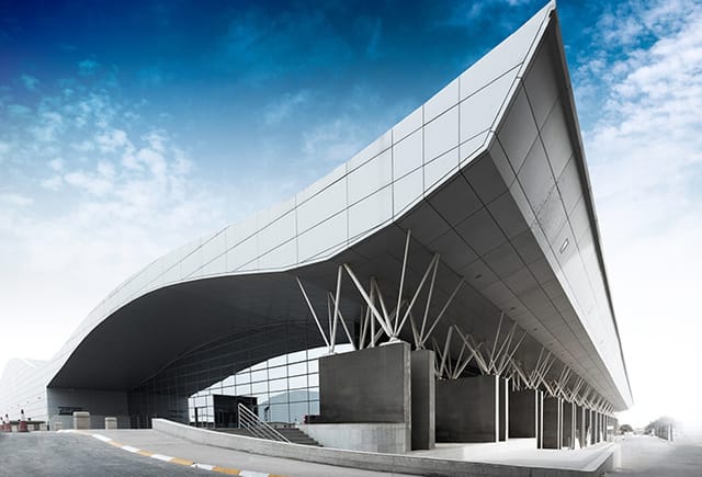 Modern Exhibition Hall 3, Riyadh: spacious venue for corporate events and professional conferences.