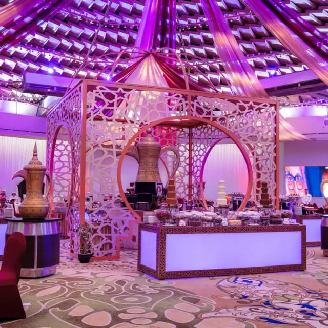 Buraidah Hall gala event: Laser-cut structure for immersive corporate function decor.