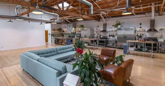 THE HUB