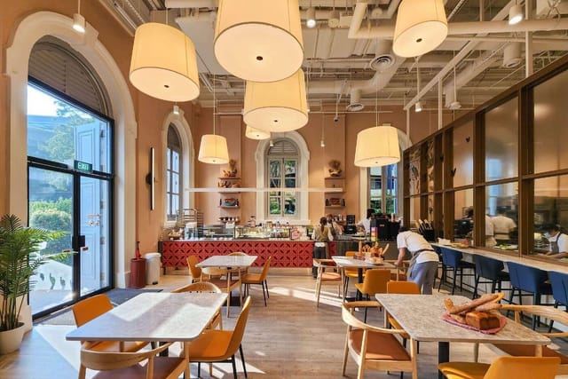 Reunion Social Space at National Museum: Versatile venue for networking and coffee meetings.