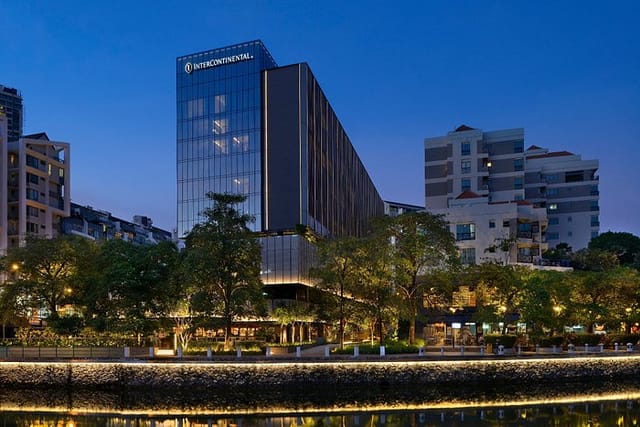 The Residence at InterContinental Singapore: luxury waterside venue for corporate retreats.