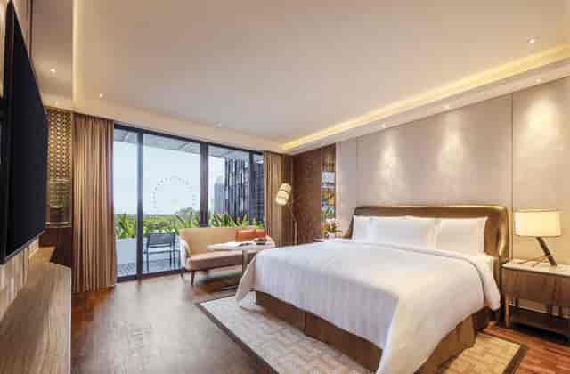 Executive Board Room at PARKROYAL Beach Road: Premium hotel suite for corporate events.