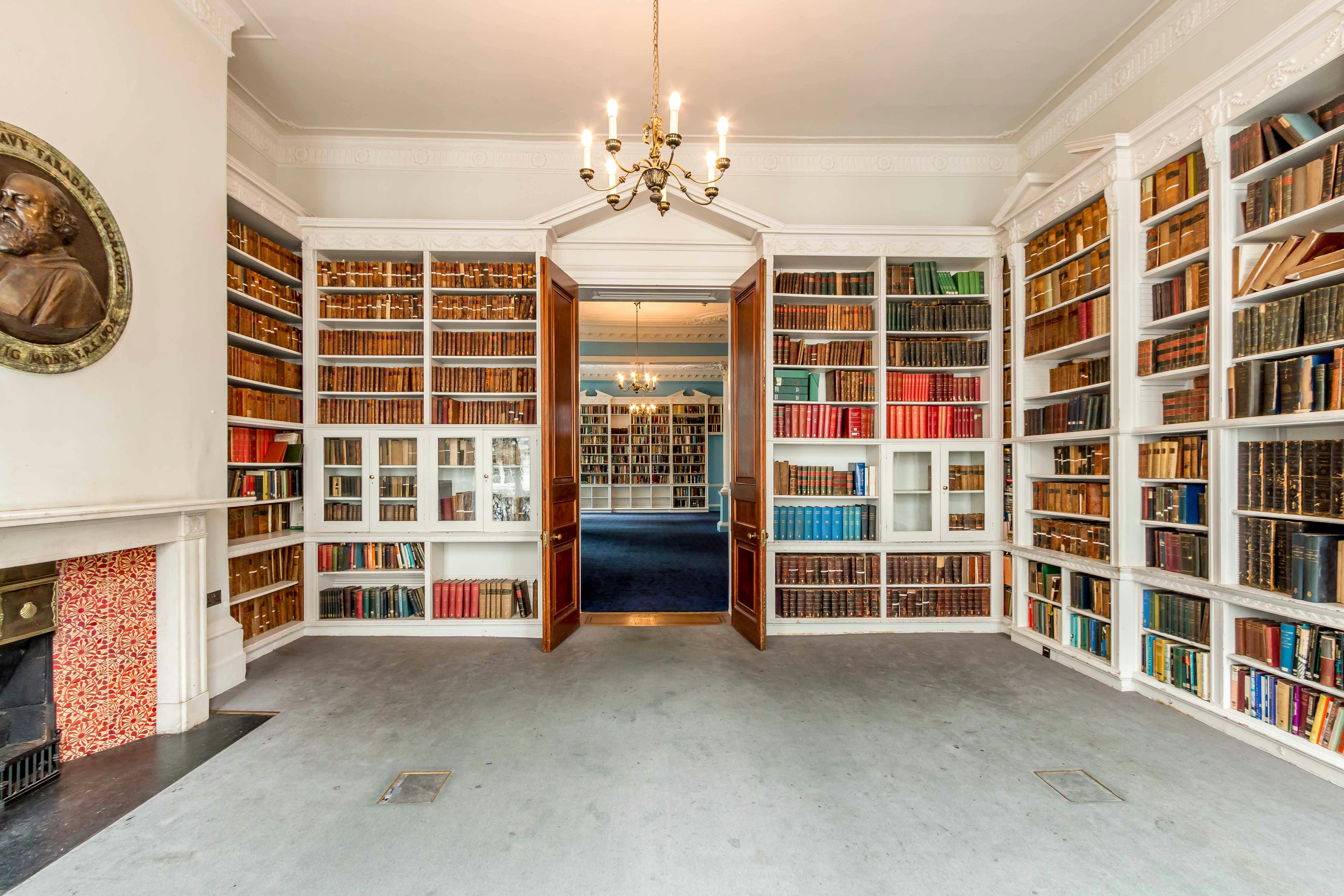 Elegant library space in The Writing Room, ideal for exclusive events and meetings.