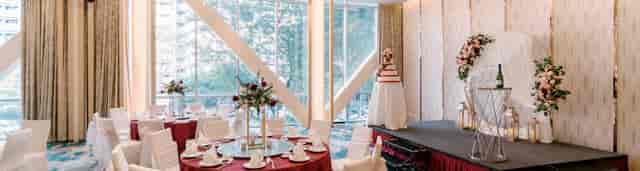 Queen Ballroom at Mercure Singapore Bugis: wedding reception and social event banquet setup.