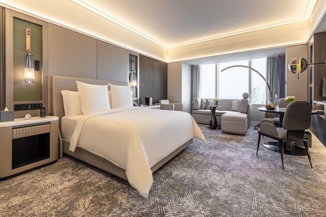 Four Seasons Hotel Riyadh at Kingdom Centre