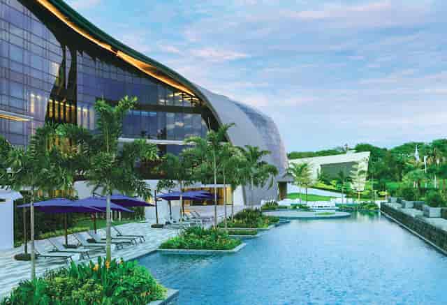 Eagle Boardroom at Dusit Thani Singapore: luxury meeting venue for executive retreats and events.