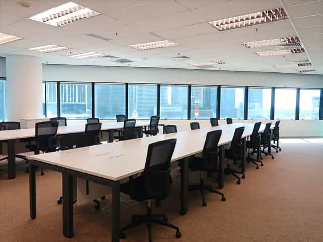 Private Office 2 boardroom at 80RR Fintech Hub: high-capacity workshop and meeting space.