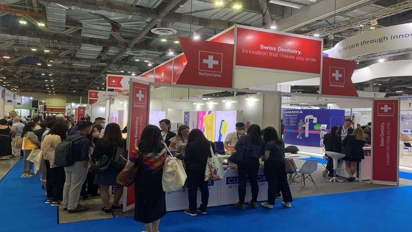 IDEM Exhibition Hall: Open booth design for trade show lead generation and business networking.