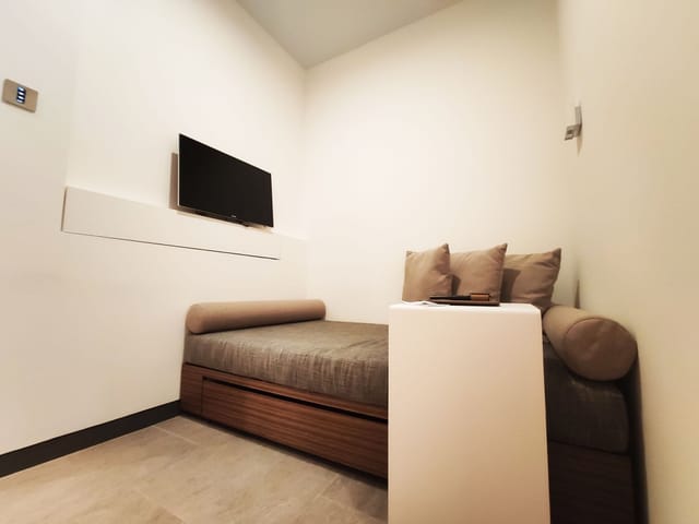 Spottiswoode Room at One Farrer Hotel: private breakout room for corporate meetings and events.