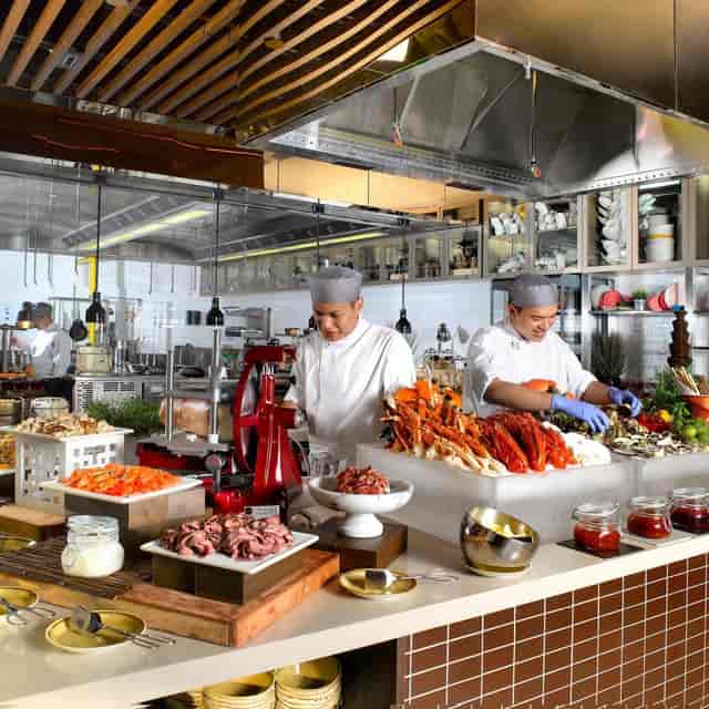 Chef-attended buffet at Escape Restaurant, perfect for corporate galas and luxury receptions.