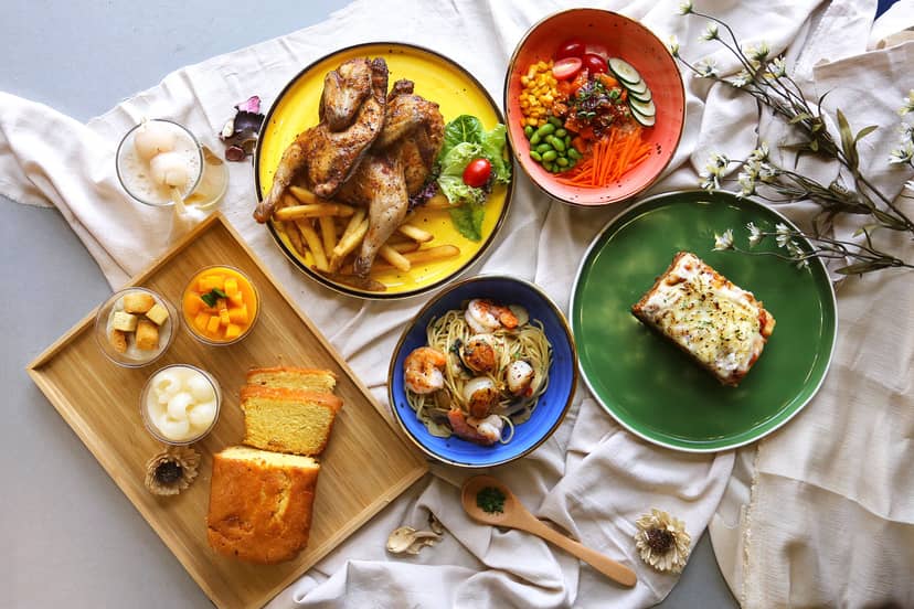 Upscale F&B display with artisan bread at Furama City Centre for boutique catering events.