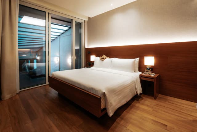 Courtyard Room