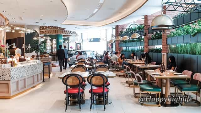 Prego restaurant dining area for corporate social mixers and professional networking events.