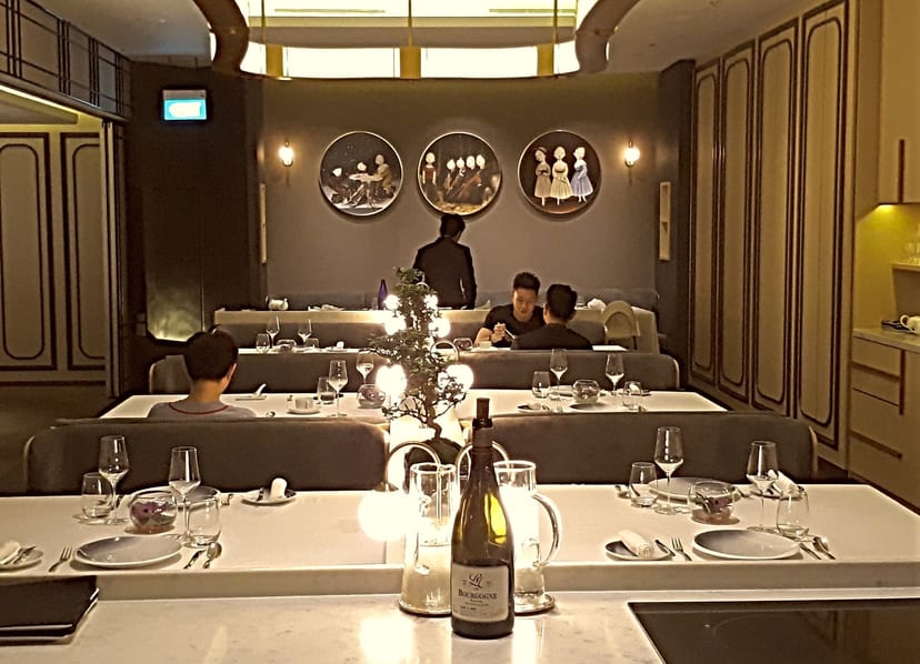 Private dining at The Chinoiseries featuring elegant banquet seating for luxury events.