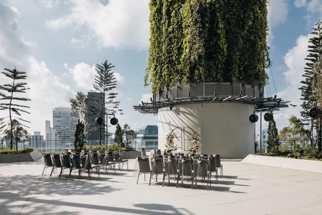 Cloud Terrace Lawn