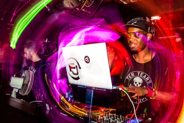 Vinyl Club