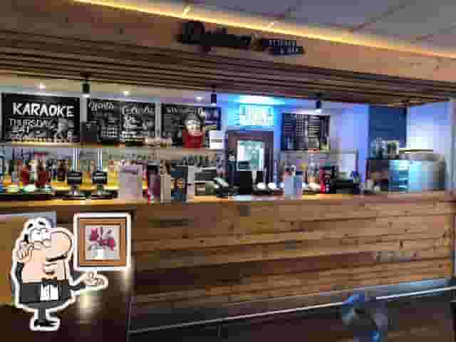 Dylan's Kitchen & Bar