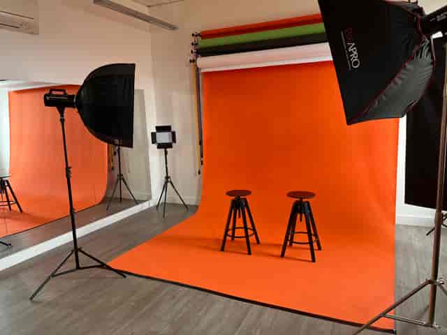 Creators House pop-up content studio for event headshots and speaker interviews.
