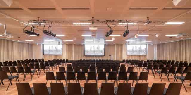 HighWalk Forum conference event, screens