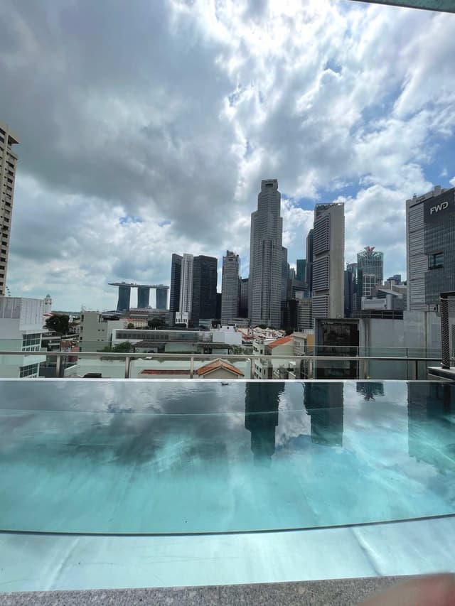 Rooftop Infinity Pool & Lounge