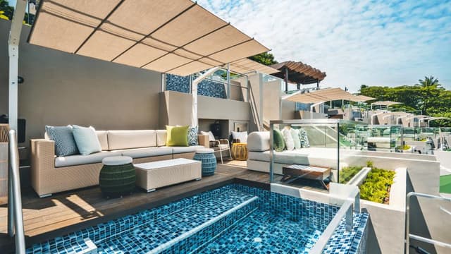 VIP Cabana (Upper Deck)