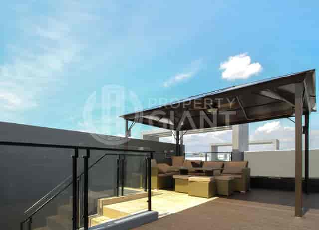 VIP Cabana upper deck at NOVA: rooftop networking space for corporate breakout events.