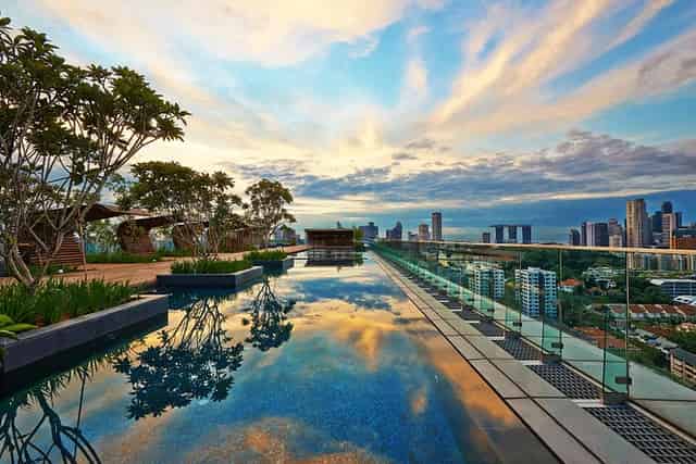 Rooftop Infinity Pool