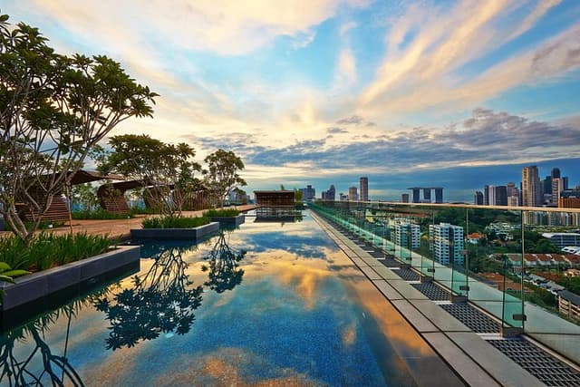 Rooftop Infinity Pool