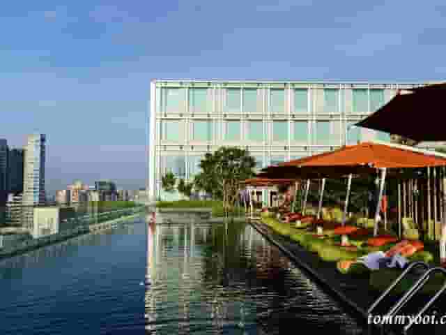 Rooftop Infinity Pool