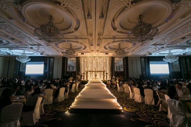 Ballroom in Shangri-La Singapore, elegant lighting for weddings and galas.