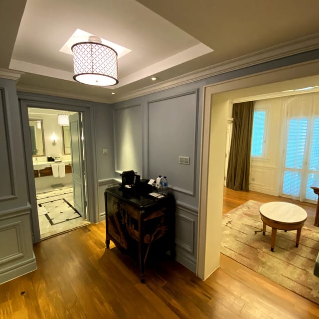 Elegant meeting space in Heritage Wing, InterContinental Singapore for executive gatherings.
