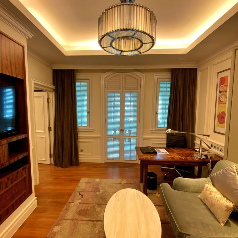 Heritage Wing meeting space at InterContinental Singapore, elegant and inviting for events.