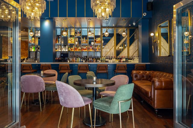 Full Restaurant