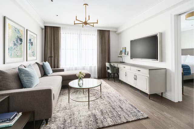 Rooms & Suites
