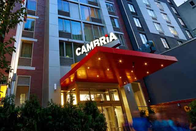 Modern rooftop lounge at Cambria Hotel Chelsea for stylish corporate retreats and small meetings.
